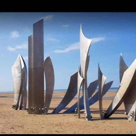 فيلا Claude Et Astrid Tour-en-Bessin المظهر الخارجي الصورة